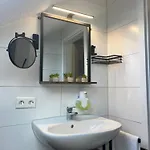 Fuer 6 Personen - 3 Schlafzimmer - Dachgeschoss * Holzappel