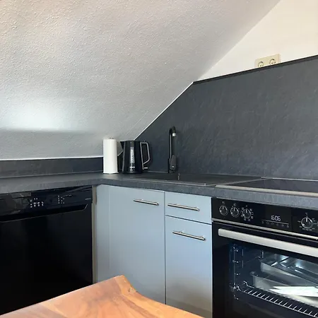 Fuer 6 Personen - 3 Schlafzimmer - Dachgeschoss Lägenhet Holzappel
