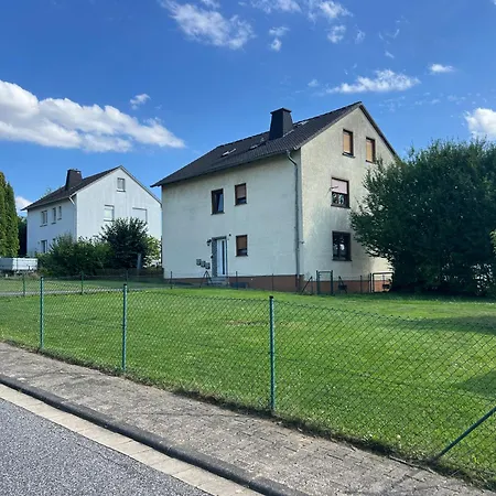 Fuer 6 Personen - 3 Schlafzimmer - Dachgeschoss Lägenhet *