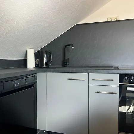 Fuer 6 Personen - 3 Schlafzimmer - Dachgeschoss Appartement *