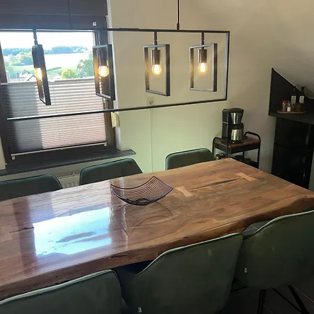 Fuer 6 Personen - 3 Schlafzimmer - Dachgeschoss Holzappel