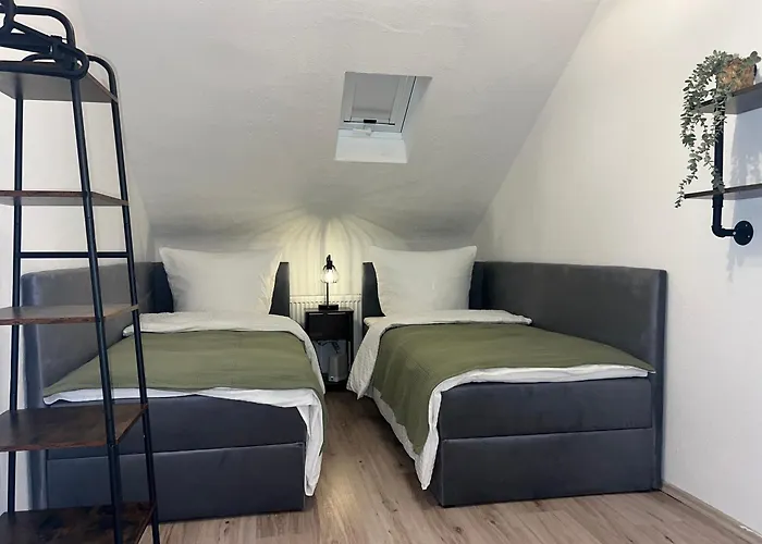 Fuer 6 Personen - 3 Schlafzimmer - Dachgeschoss * Holzappel