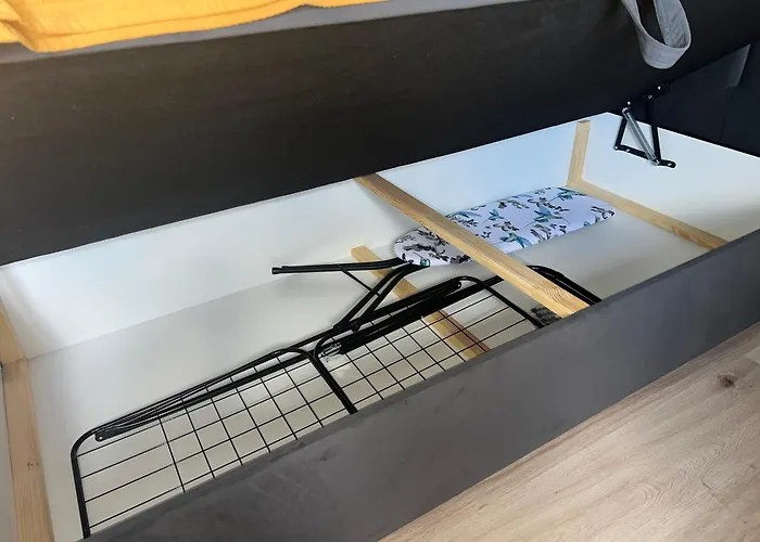 Fuer 6 Personen - 3 Schlafzimmer - Dachgeschoss * Holzappel